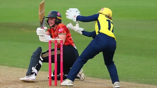 Blaze Women vs Warwickshire Women match